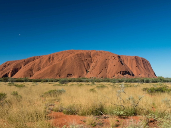 Uluru - pohled z boku.