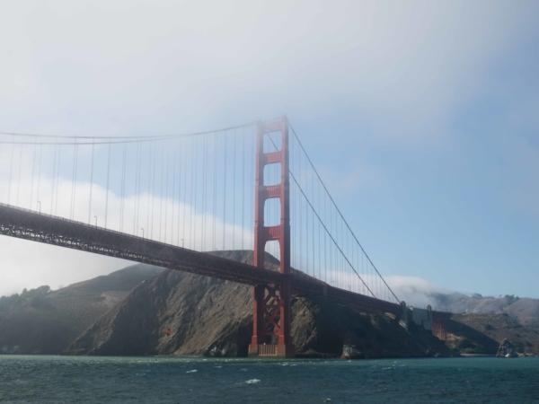 Na lodi pod Golden Gate Bridge