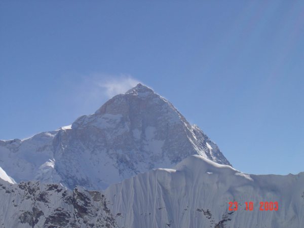 Makalu - na vrcholku dost fouká.