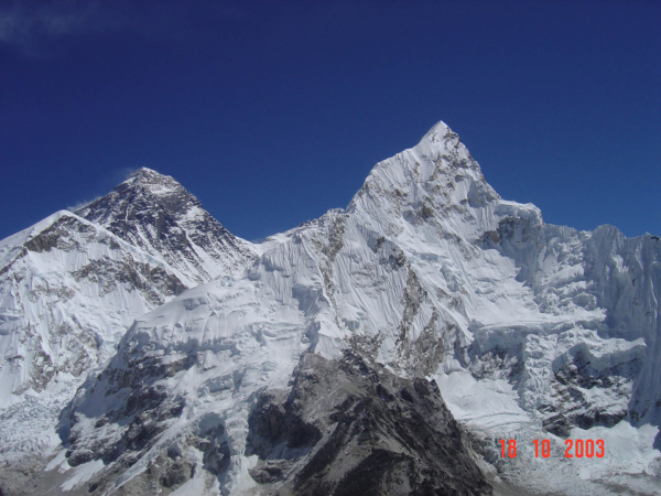 To jsou pohledy - vpravo Nuptse, v pozadí Everest i s jižním sedlem.