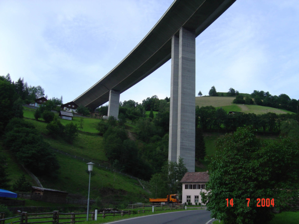 U Gmundu in Kärten podjíždíme dálnici A10 mezi Villachem a Salzburgem.