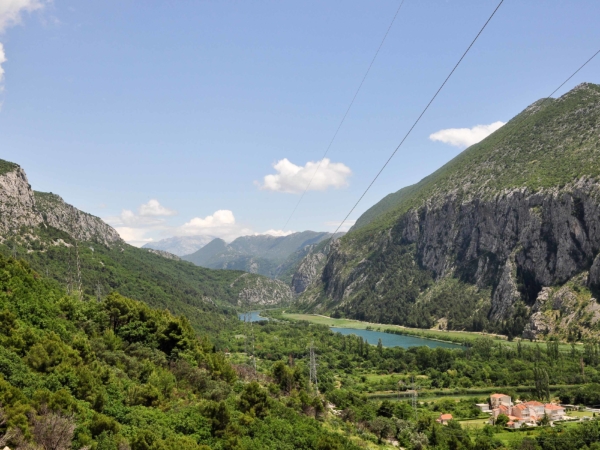 Cesta z Omiše údolím řeky Cetina - směr dálnice a domů...