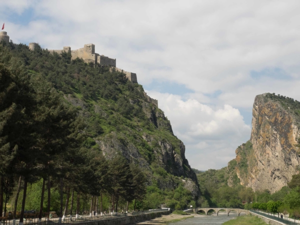 Hrad nad městečkem Boyabat.