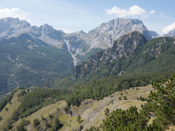 Výhled na horu Jezerce 2694 m. Jedna z nejvyšších v Albánských Alpách.