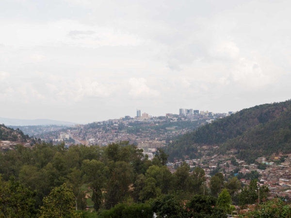 Pohled na Kigali - hlavní město Rwandy.