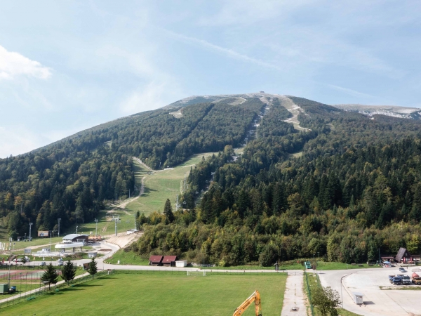Areál, kde se odehrávaly závody v Alpských disciplínám na ZOH v r. 1984.