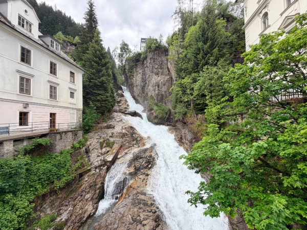 Vodopád v centru Bad Gastein.